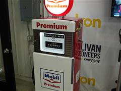 Run #213 Mobil Premium Gas Pump 
