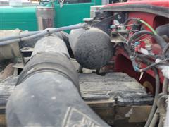 items/04ff2004d2c5ee11a73d0022489101eb/peterbilt379daycabsemi_0788d8173602443c8de0ead7773b9bd5.jpg