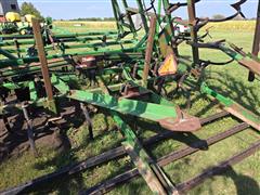 items/053a07041563ef11a4e6000d3a62e002/johndeere9603sectionfieldcultivator_76cfa7d3df824399b42c15c35e5cf434.jpg