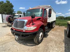 2007 International 4400 SBA T/A Grain Truck 