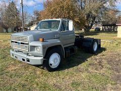 1992 Ford F800 S/A Truck Tractor 