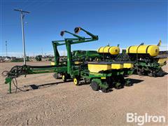 2000 John Deere 1770 MaxEmerge Plus 12R30 Planter 