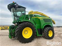 2018 John Deere 8700 2WD Self-Propelled Forage Harvester 