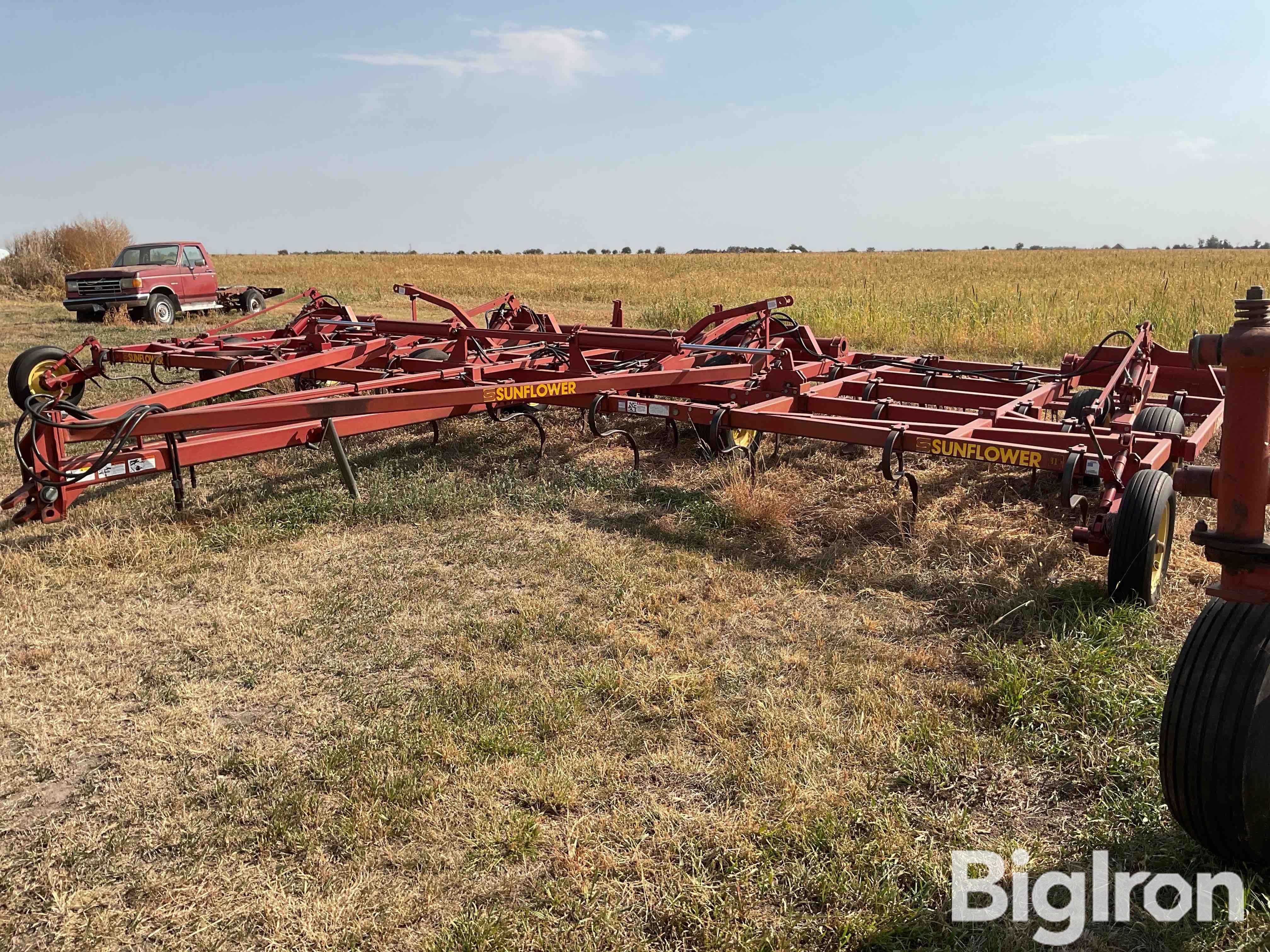 Sunflower 5432-31 Field Cultivator W/Harrow 