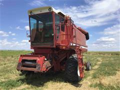 1982 International 1440 2WD Combine 