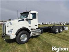 2025 Kenworth T880 Tri/A Cab & Chassis 