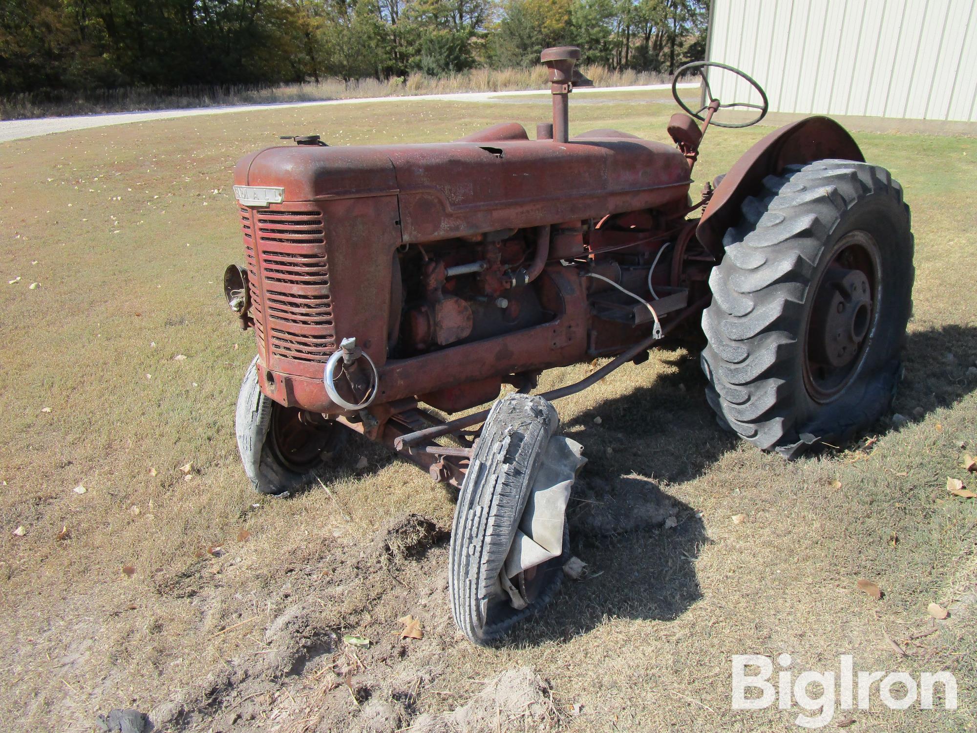 1943 International Farmall I-4 2WD Tractor For Parts 