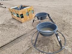 Behlen Mineral Feeders/Poly Corner Feeder/2 Hole Hog Feeders 