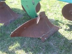 items/0717ab5c8345ec11a3ee0003fff90bee/johndeere1450semimountedplow_99f6e7958dbf41308fba990b9ecde831.jpg