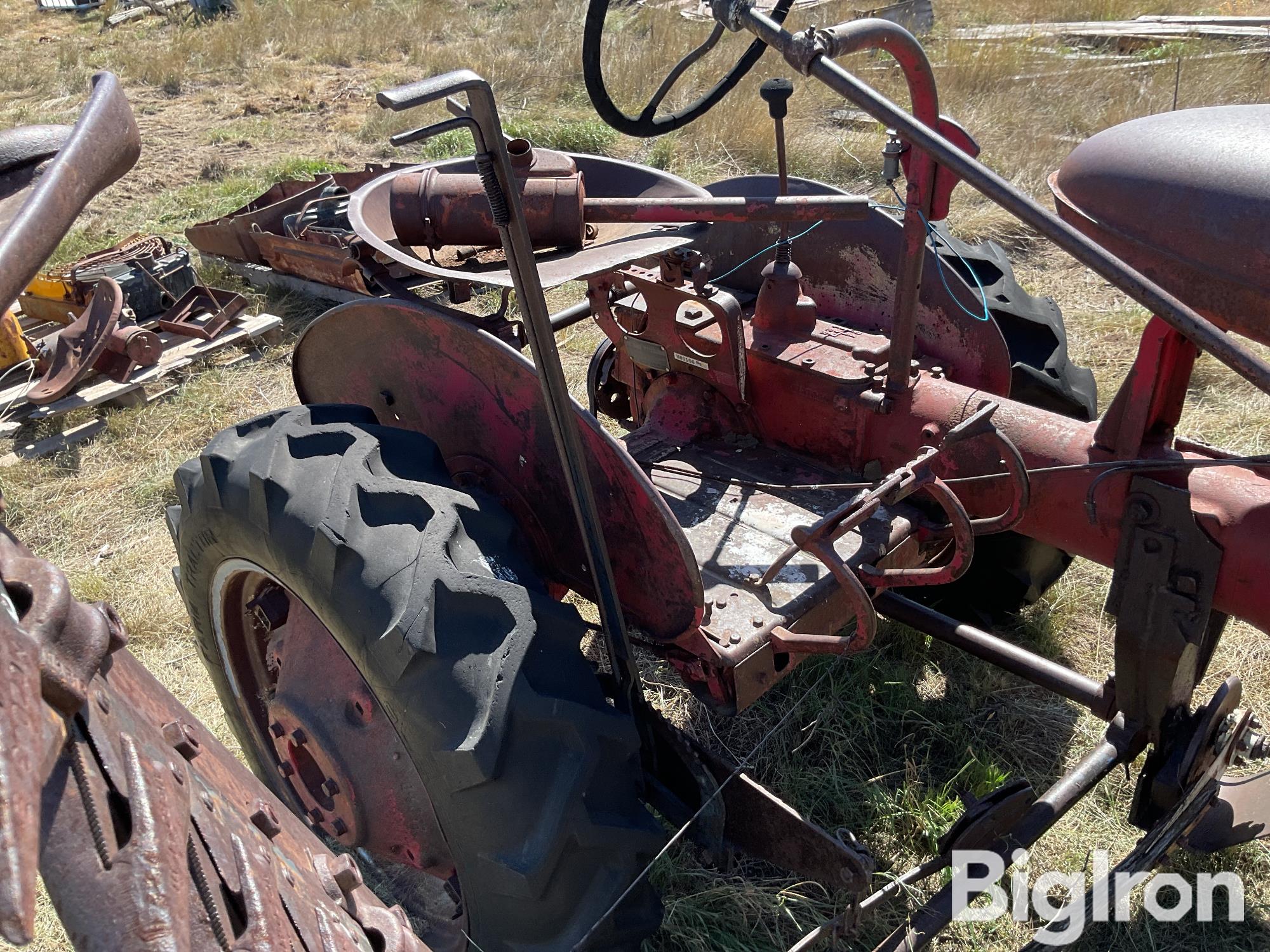 items/07258ea968044c46b50475f962d2cae5/1941farmalla2wdtractor-3_df044de441464d7d823965acb16029c7.jpg