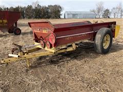 New Holland 327 Manure Spreader 