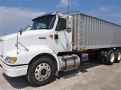 2000 International 9100 T/A Grain Truck 