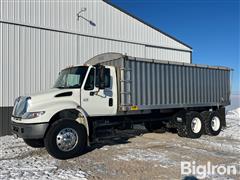 2005 International 4400 T/A Grain Truck 