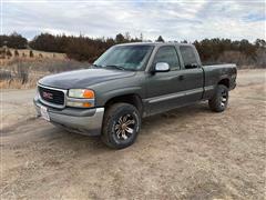 2002 GMC Sierra K1500 Extended Cab 4X4 Pickup 