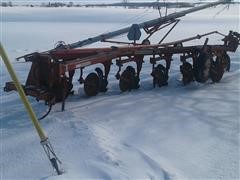 Allis-Chalmers 2000 MonoFrame 6-Bottom Plow 