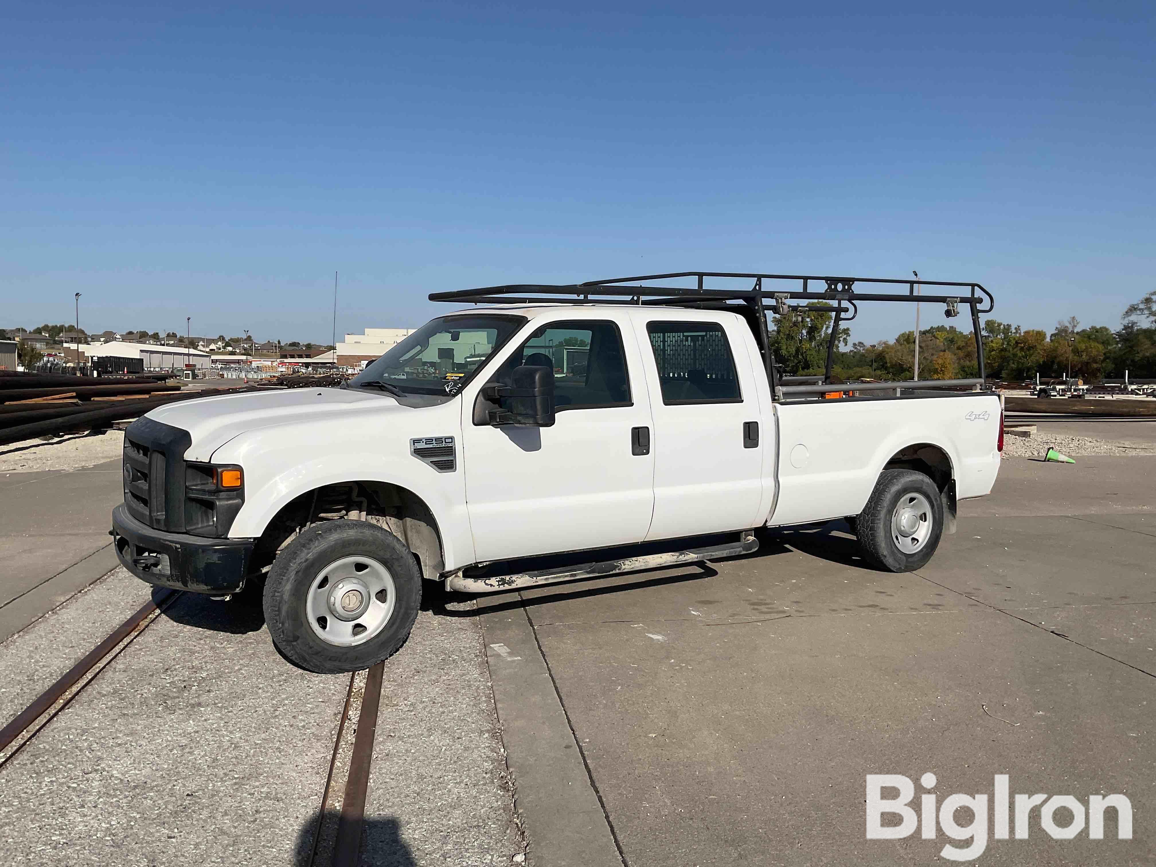 2009 Ford F250 XL Super Duty 4x4 Crew Cab W/Eaglelift Power Tailgate 