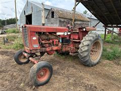 1969 International Farmall 856 2WD Tractor 