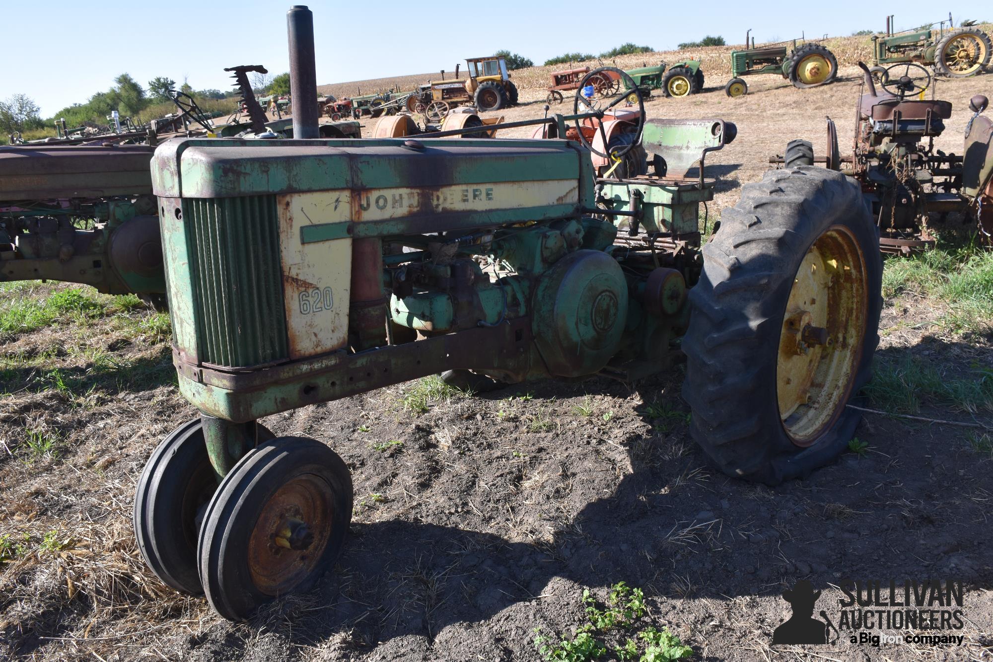 1958 John Deere 620 2WD Tractor 