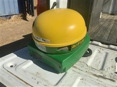 John Deere Starfire 3000 Receiver (Globe) 