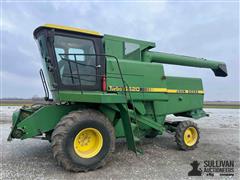 John Deere 6620 2WD Combine 