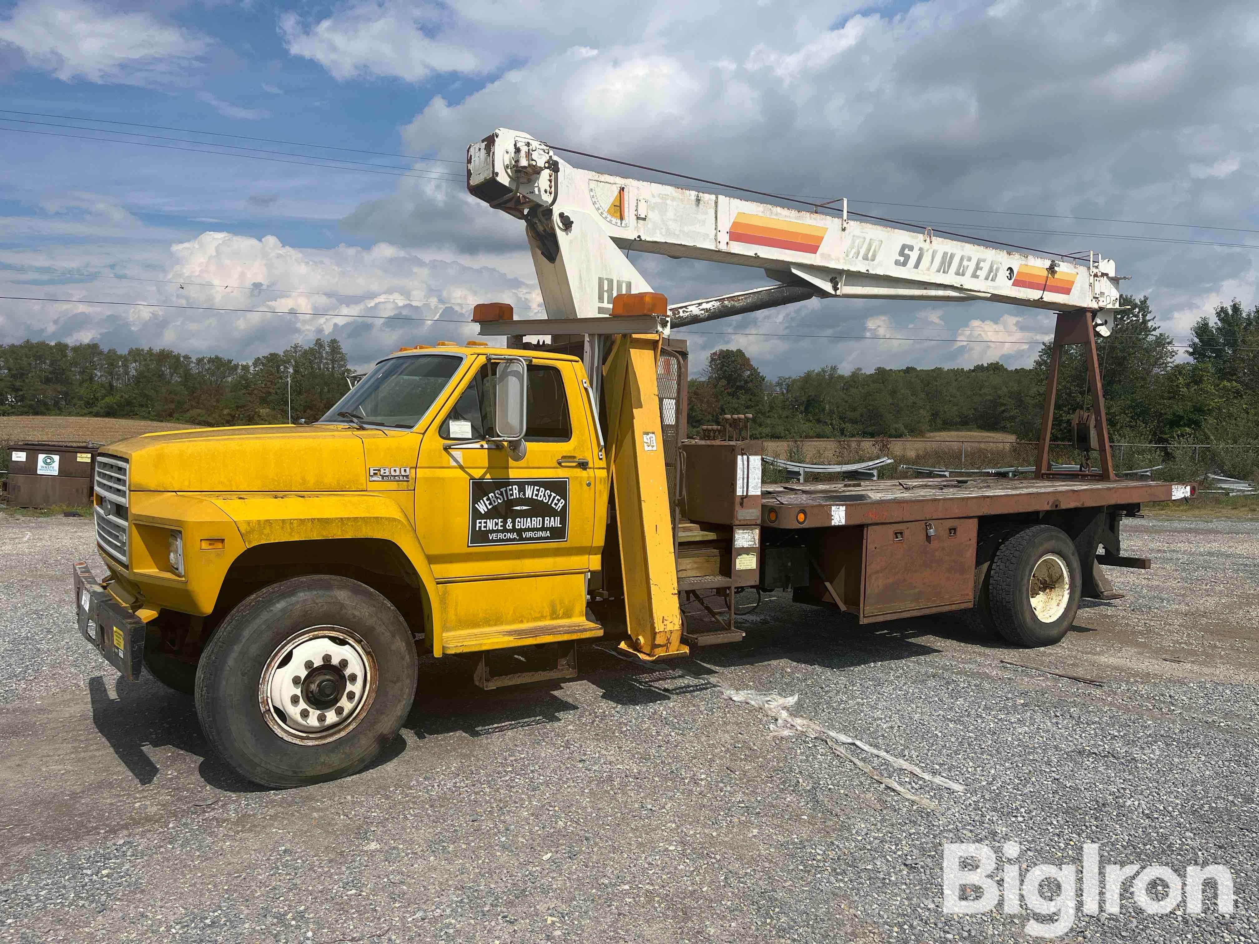 1990 Ford F800 S/A Boom Truck 