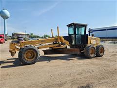 John Deere 670 Motor Grader 