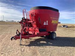 2009 New Direction Equipment 804 Vertical Feed Mixer Wagon 