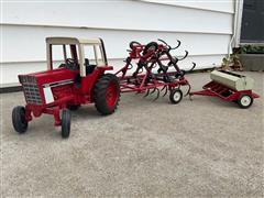 International 1586 Toy Tractor W/ Folding Chisel Plow 