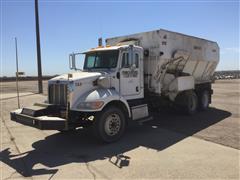 2005 Peterbilt 335 T/A Feed Truck 