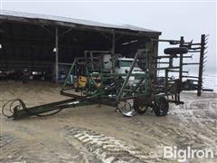 John Deere 1000 Field Cultivator 