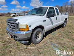 2001 Ford F350 Super Duty 2WD Extended Cab Pickup 