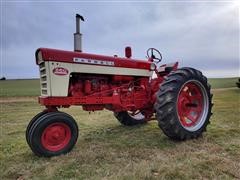 1961 Farmall 560 2WD Tractor 