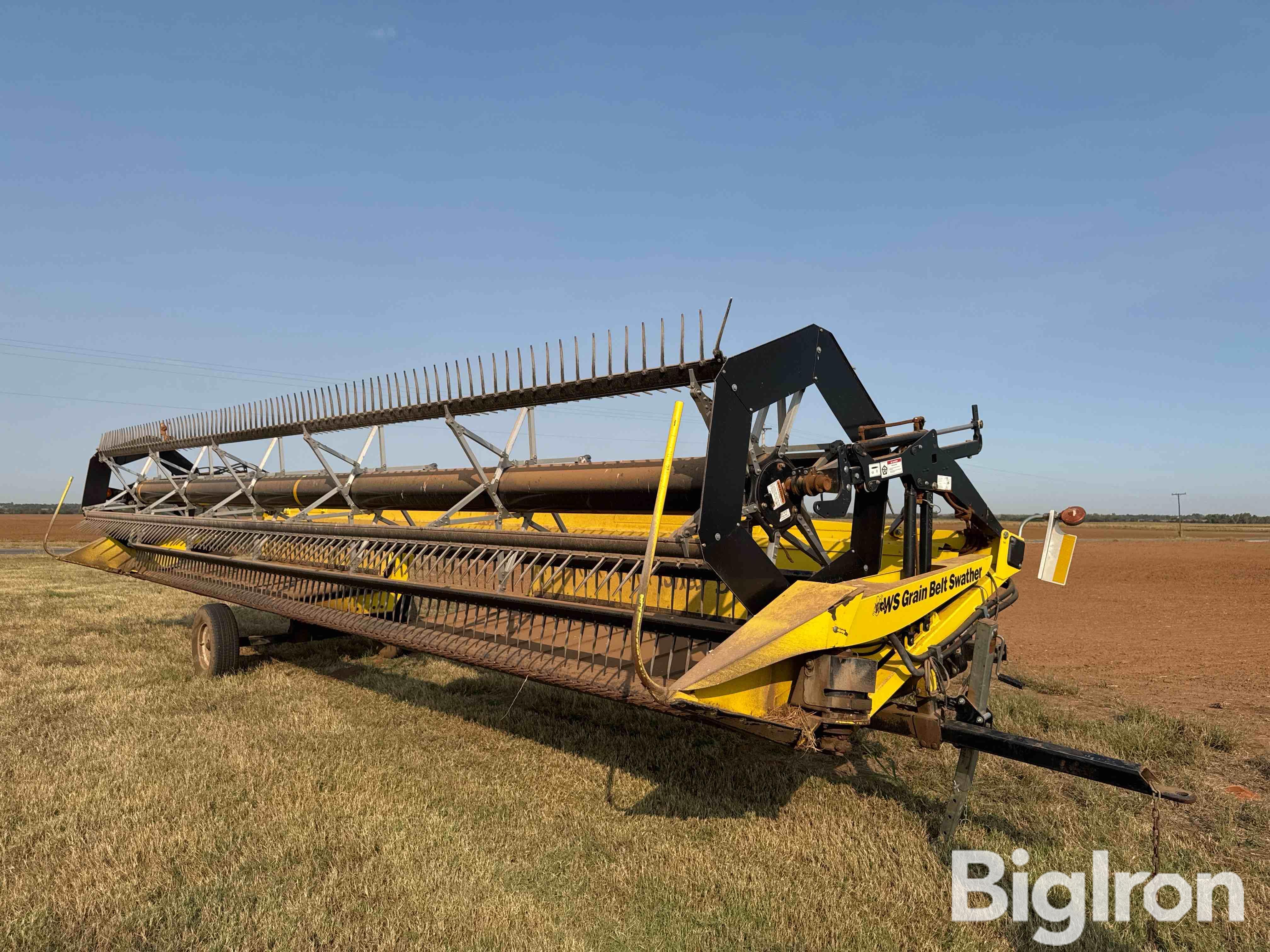 Honey Bee WS30 Grain Belt Swather 30’ Draper Header 