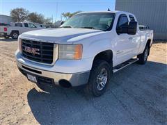 2007 GMC Sierra 2500 HD 4x4 Extended Cab Pickup 