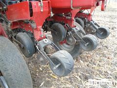 items/0c72e90466b7ef1195f6000d3a620d5e/2011caseih125024row30planter_073bc8502d094c718c0a7cbc9a92c086.jpg