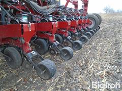 items/0c72e90466b7ef1195f6000d3a620d5e/2011caseih125024row30planter_9165605a37904ca0a0dce0c7427cc35a.jpg