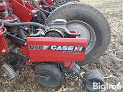 items/0c72e90466b7ef1195f6000d3a620d5e/2011caseih125024row30planter_98ffa312a932471ebc68c52c865695b1.jpg