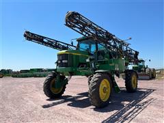 1998 John Deere 4700 Self-Propelled Sprayer 