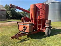 1982 International 1250 Grinder Mixer 