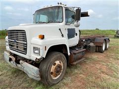 1997 Ford LNT9000 T/A Roll-Off Truck 