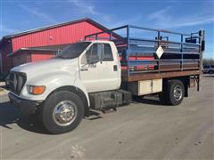 2001 Ford F650 XL Super Duty S/A Flatbed Truck W/Liftgate 