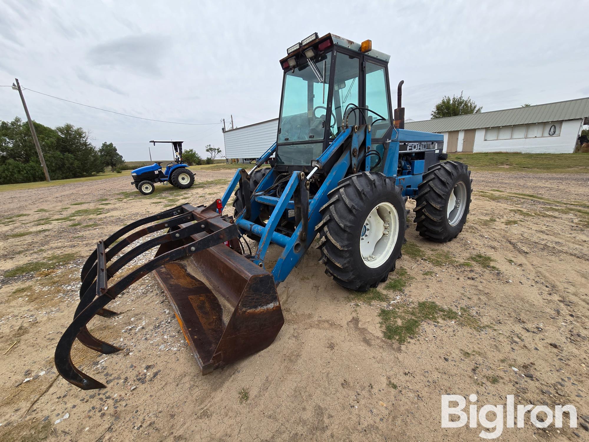 1993 Ford New Holland 9030 Versatile Bi-Directional 4WD Tractor W/Grapple Loader 