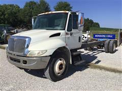 2003 International 4300 S/A Cab & Chassis 