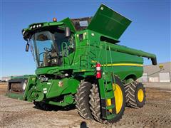 2014 John Deere S690 2WD Combine 