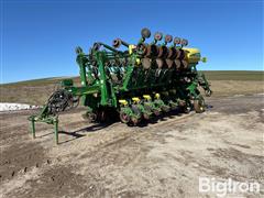 2016 John Deere 1795 MaxEmerge 5 16/31 Planter 