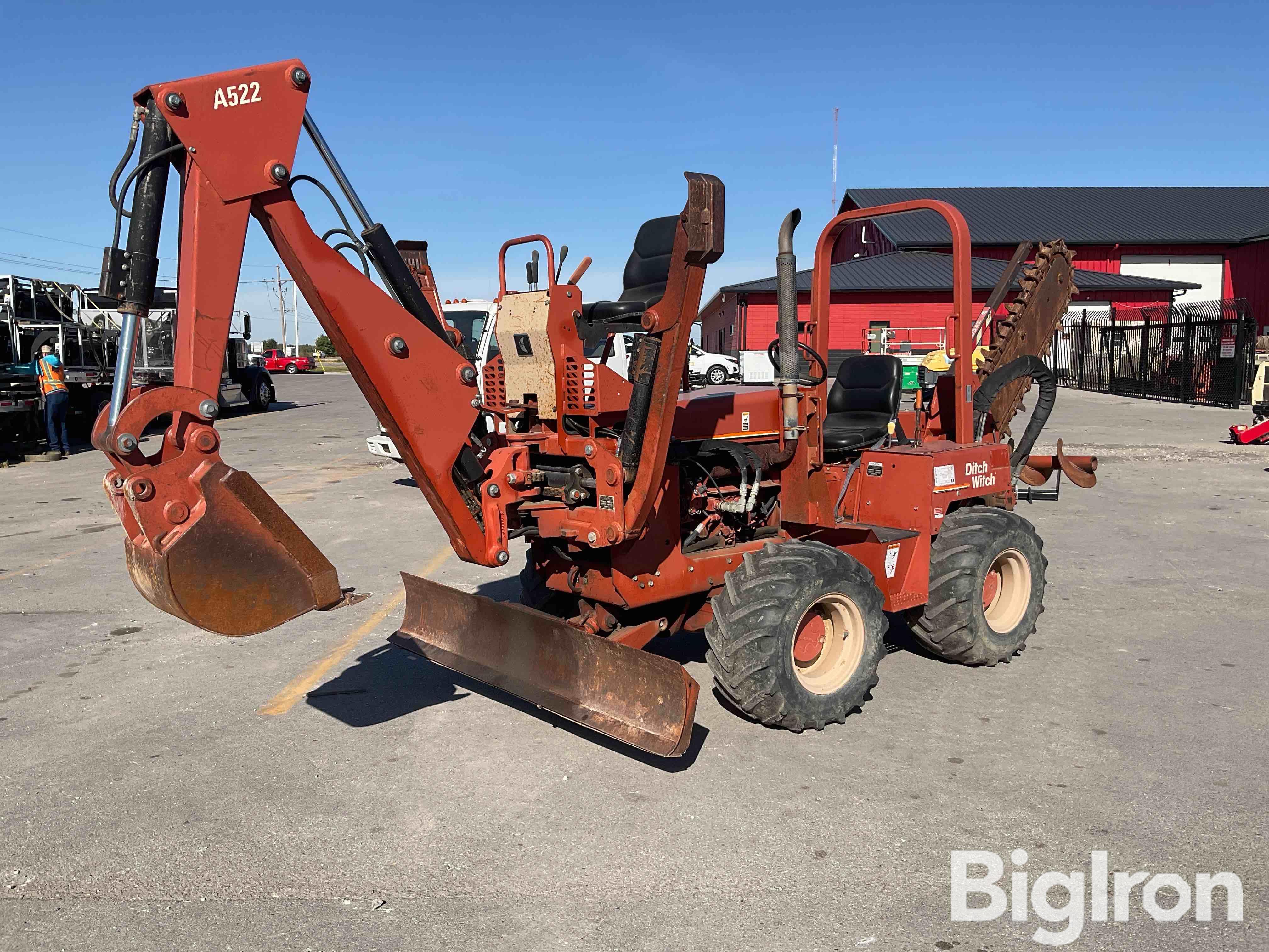 2001 DitchWitch 5700DD 4x4 Trencher W/Backhoe & Backfill Blade 