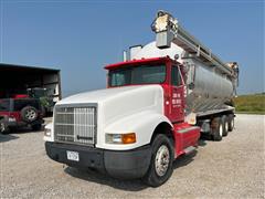 1993 International 9400 6x4 SBA Tri/A Bulk Paddle Auger Feed Truck 