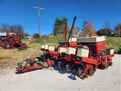 Case IH 900 Cyclo Air 12R30” Planter 