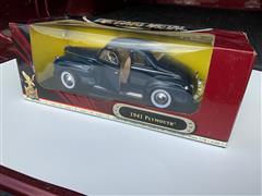 Road Signature 1941 Plymouth Toy Car 