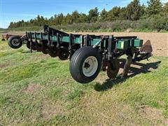 Sukup 8R30" Inner Row Ripper With Sunco Props 